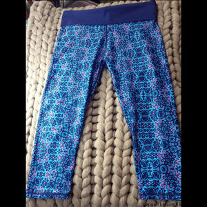 Fabletics Salar Capri Cropped Legging